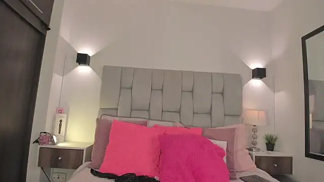 Seraphyne666 online show from March 27, 5:45 pm