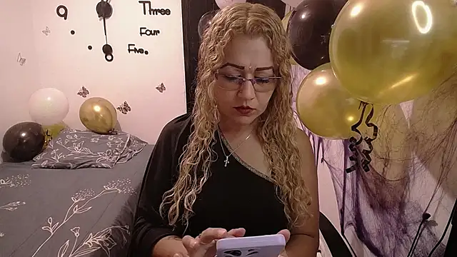 Skarleth Diaz online show from November 5, 4:12 am