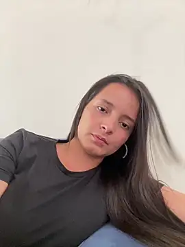 Mia jhoonson online show from March 4, 8:04 pm