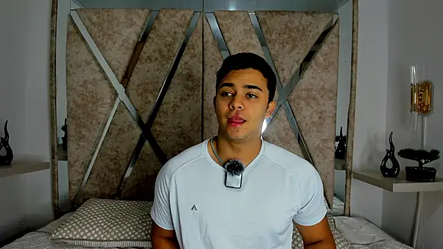 Snapshot of jayd_muscle chatting on October 23, 4:23 am jayd muscle online show from October 23, 4:23 am