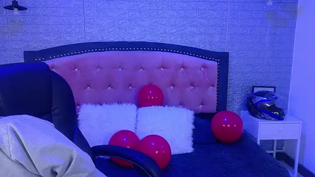 Natalie loffreda online show from February 27, 3:06 am