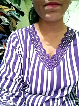 Snapshot of Telugu___Sexygirl___Naidu chatting on November 17, 5:24 am Telugu Sexygirl Naidu online show from November 17, 5:24 am