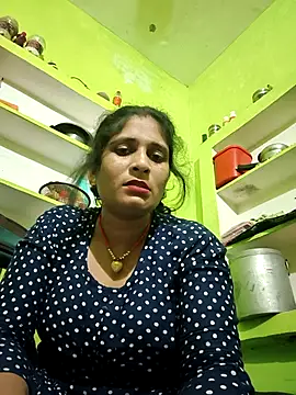 Snapshot of Hot-piuy chatting on September 15, 6:30 pm Hot-piuy online show from September 15, 6:30 pm