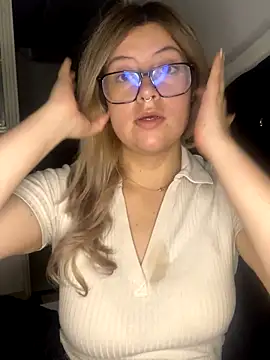 Snapshot of Blair_Bunnyy chatting on October 24, 3:14 am Blair Bunnyy online show from October 24, 3:14 am