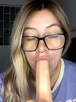 Snapshot of Blair_Bunnyy chatting on October 25, 4:31 am Blair Bunnyy online show from October 25, 4:31 am