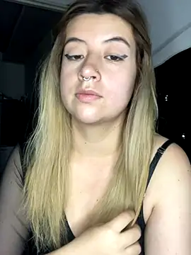 Snapshot of Blair_Bunnyy chatting on November 12, 9:21 am Blair Bunnyy online show from November 12, 9:21 am