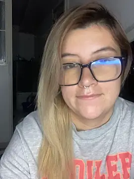 Snapshot of Blair_Bunnyy chatting on November 13, 5:17 am Blair Bunnyy online show from November 13, 5:17 am