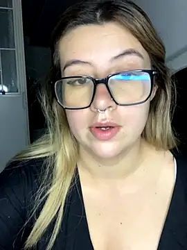 Snapshot of Blair_Bunnyy chatting on November 14, 4:44 am Blair Bunnyy online show from November 14, 4:44 am