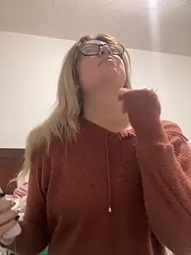 Snapshot of Blair_Bunnyy chatting on November 16, 6:52 am Blair Bunnyy online show from November 16, 6:52 am