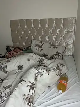 Snapshot of Charsworld chatting on November 2, 9:06 pm Charsworld online show from November 2, 9:06 pm