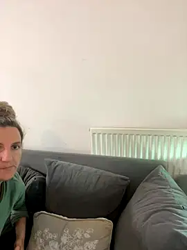 Snapshot of Charsworld chatting on November 3, 9:43 am Charsworld online show from November 3, 9:43 am