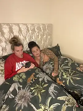 Snapshot of Charsworld chatting on November 14, 6:39 pm Charsworld online show from November 14, 6:39 pm