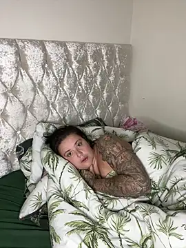 Snapshot of Charsworld chatting on November 19, 8:36 am Charsworld online show from November 19, 8:36 am