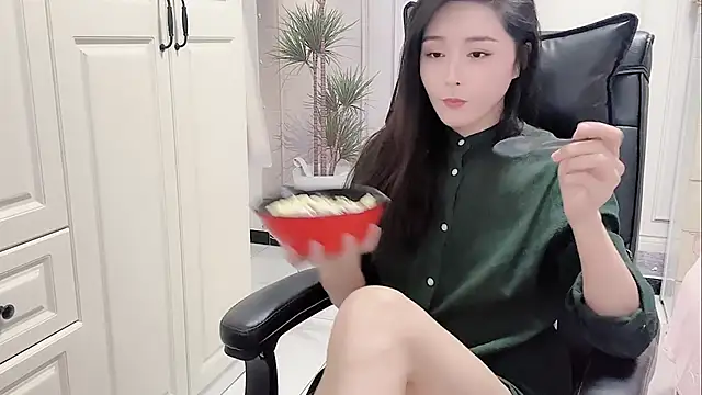 Snapshot of Ianxuan chatting on October 1, 5:02 am Ianxuan online show from October 1, 5:02 am