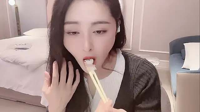 Snapshot of Ianxuan chatting on November 15, 12:45 pm Ianxuan online show from November 15, 12:45 pm