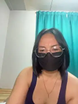 melyiaaa online show from December 2, 3:29 pm