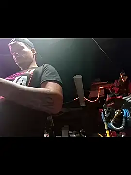 twistafatpipe online show from October 20, 6:25 am