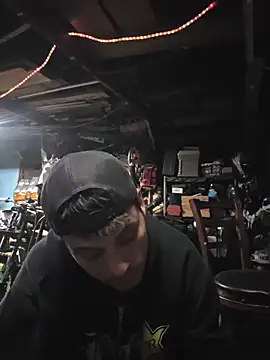 twistafatpipe online show from November 8, 6:29 pm