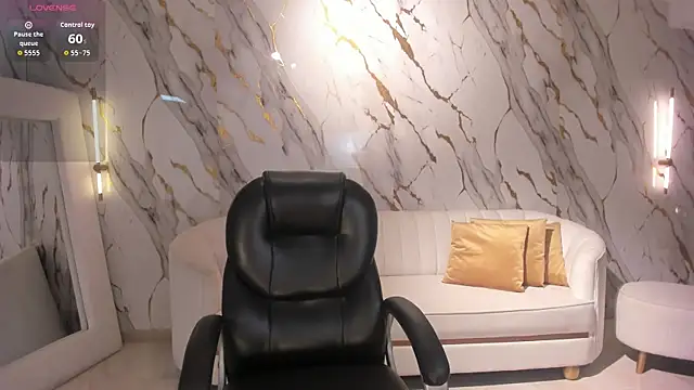 Snapshot of MilaColeman chatting on October 29, 2:03 am MilaColeman online show from October 29, 2:03 am