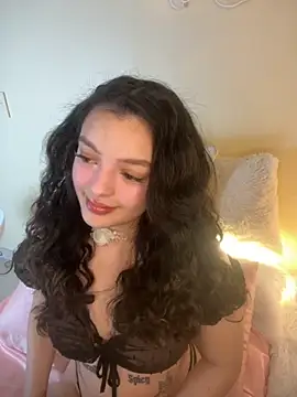 Snapshot of AriaHeavenss chatting on September 19, 12:23 am AriaHeavenss online show from September 19, 12:23 am