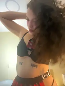 Snapshot of AriaHeavenss chatting on September 27, 12:04 am AriaHeavenss online show from September 27, 12:04 am