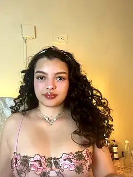 Snapshot of AriaHeavenss chatting on October 16, 12:22 am AriaHeavenss online show from October 16, 12:22 am