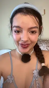 Snapshot of AriaHeavenss chatting on November 15, 1:14 am AriaHeavenss online show from November 15, 1:14 am