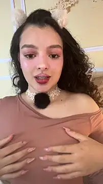 Snapshot of AriaHeavenss chatting on November 22, 12:31 am AriaHeavenss online show from November 22, 12:31 am