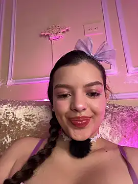 Snapshot of AriaHeavenss chatting on December 2, 12:38 am AriaHeavenss online show from December 2, 12:38 am