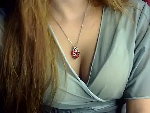 Snapshot of heartless_Queen chatting on October 6, 5:05 am heartless Queen online show from October 6, 5:05 am