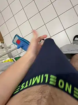 Snapshot of Dicksxd chatting on September 9, 5:40 am Dicksxd online show from September 9, 5:40 am