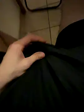 Snapshot of Dicksxd chatting on September 20, 9:05 pm Dicksxd online show from September 20, 9:05 pm