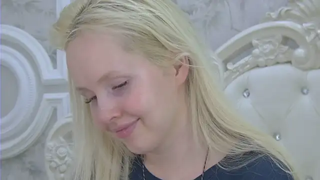 EllieFrosty  online show from May 23, 12:05 am