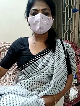 Snapshot of Rithya27 chatting on October 15, 6:30 pm Rithya27 online show from October 15, 6:30 pm