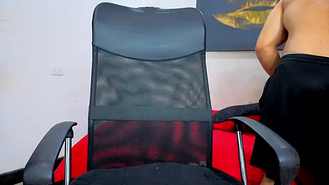 Snapshot of DylanGuss chatting on September 17, 11:34 am DylanGuss online show from September 17, 11:34 am