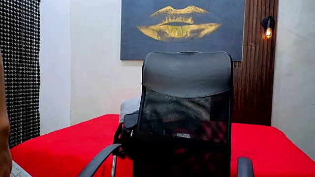 Snapshot of DylanGuss chatting on September 23, 11:35 am DylanGuss online show from September 23, 11:35 am