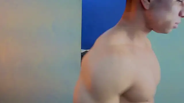 Snapshot of DylanGuss chatting on October 29, 12:18 pm DylanGuss online show from October 29, 12:18 pm