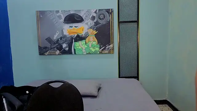 Snapshot of DylanGuss chatting on November 25, 11:43 am DylanGuss online show from November 25, 11:43 am