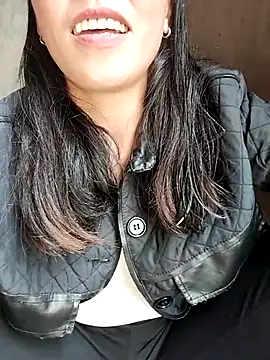 Snapshot of Sinejdk3 chatting on October 31, 2:56 am Sinejdk3 online show from October 31, 2:56 am