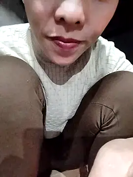 Snapshot of Sinejdk3 chatting on November 5, 11:43 am Sinejdk3 online show from November 5, 11:43 am