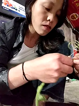 Snapshot of Sinejdk3 chatting on November 22, 10:25 am Sinejdk3 online show from November 22, 10:25 am