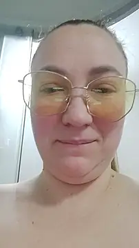 Kiss Eva online show from December 6, 10:08 pm