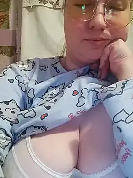 Kiss Eva online show from January 28, 6:07 pm