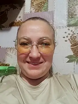 Kiss Eva online show from September 15, 7:47 pm