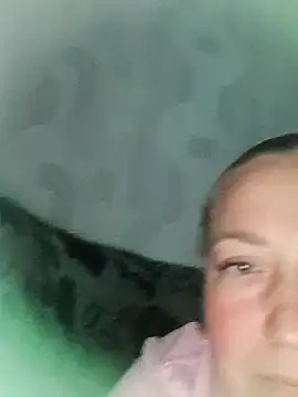 Kiss Eva online show from September 30, 1:49 pm