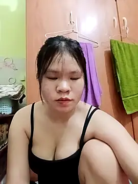 emyeuhss online show from October 4, 12:36 pm