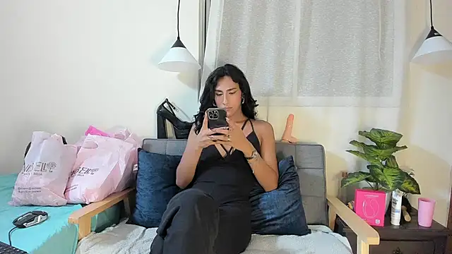 Snapshot of zou_quira chatting on September 17, 8:21 pm zou quira online show from September 17, 8:21 pm