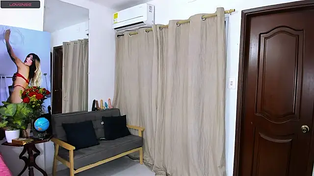 zou quira online show from March 3, 1:34 am