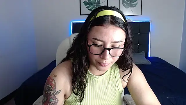 nicolee 8 online show from September 24, 2:15 am