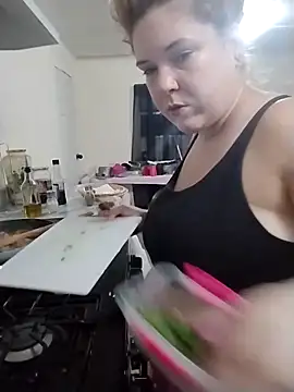 Snapshot of LacyLaurent chatting on November 9, 12:20 am LacyLaurent online show from November 9, 12:20 am